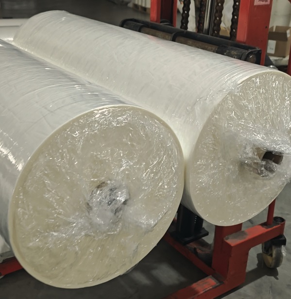 High-transparency nylon thermal lamination film